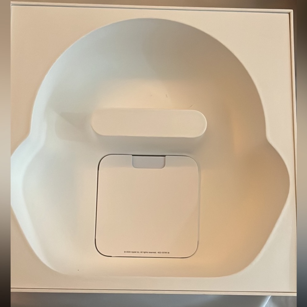 Used (Like New) Apple AirPod Max - Picture 7 of 10